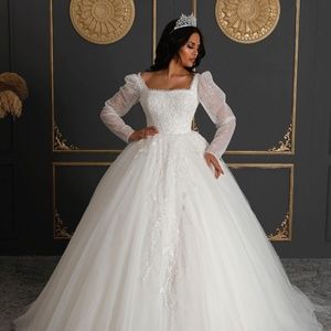 Princess dress/wedding dress/gown